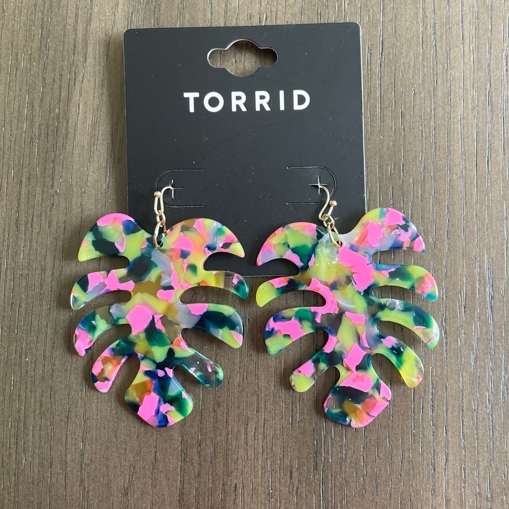 Torrid palm leaf earrings